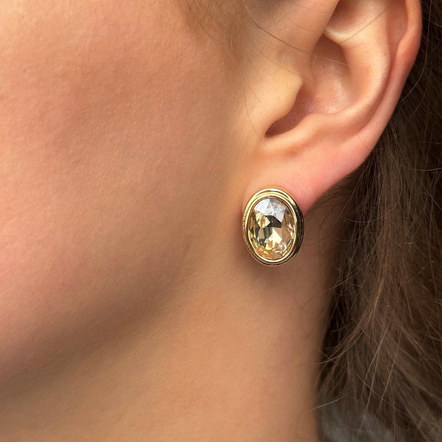 OLIVE STUD EARRINGS