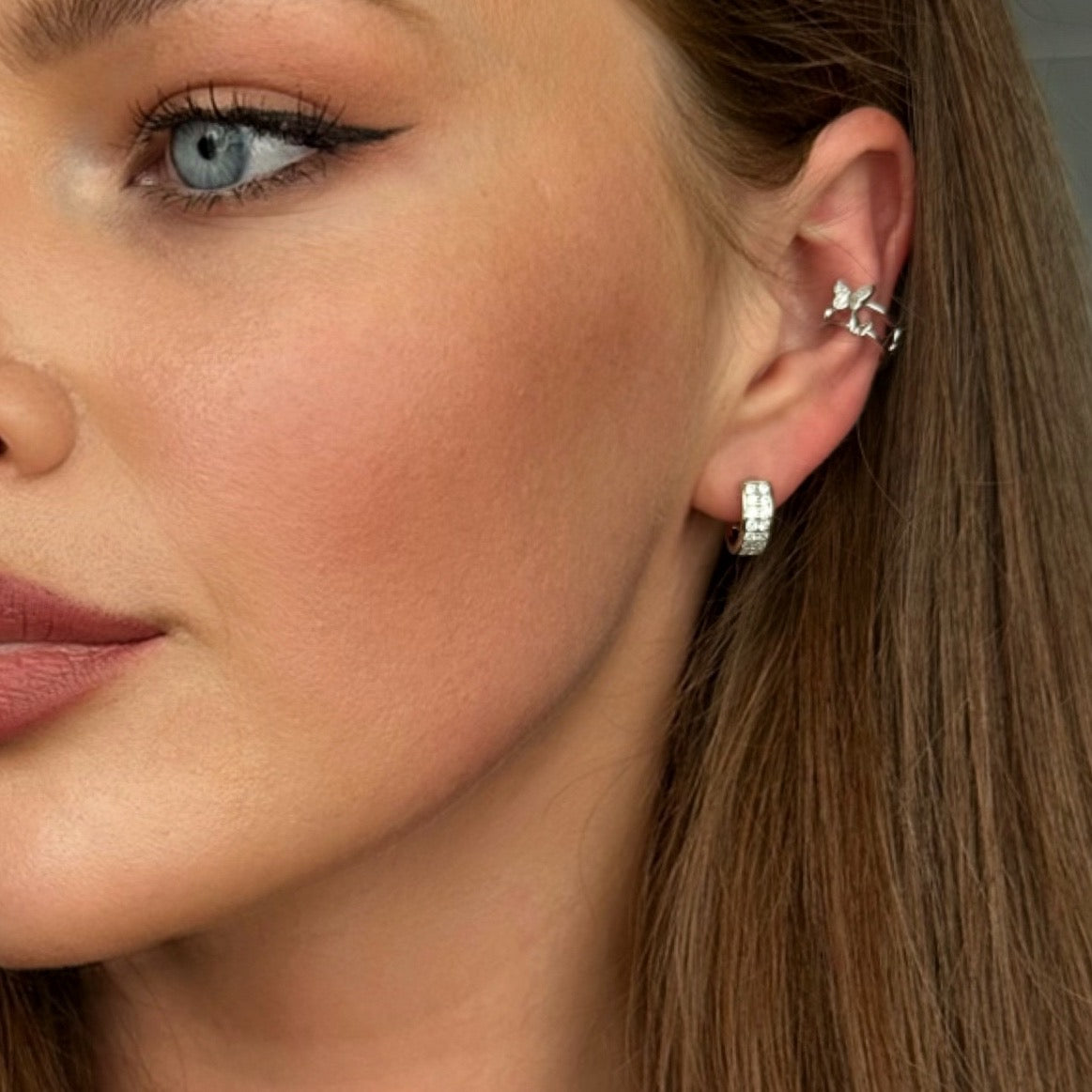 TEALA SILVER HOOP