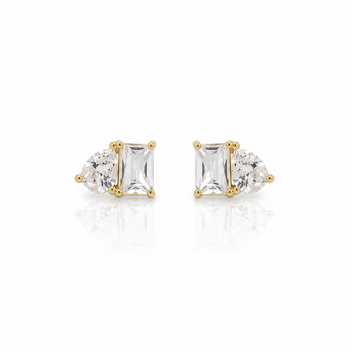 KOLLY DAINTY EARRINGS