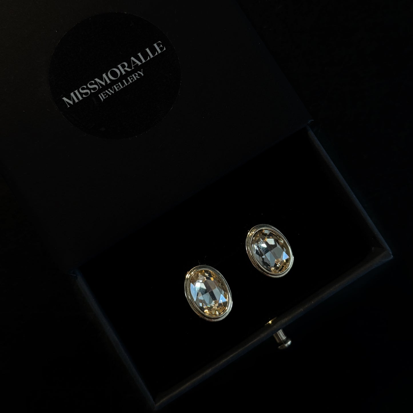 OLIVE STUD EARRINGS