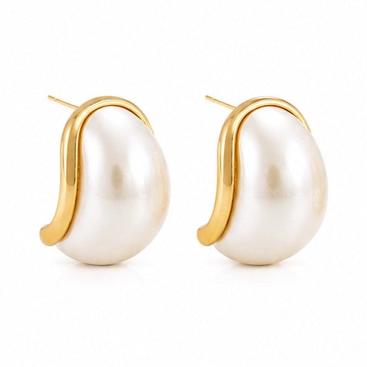 MUSE PEARL EARRINGS