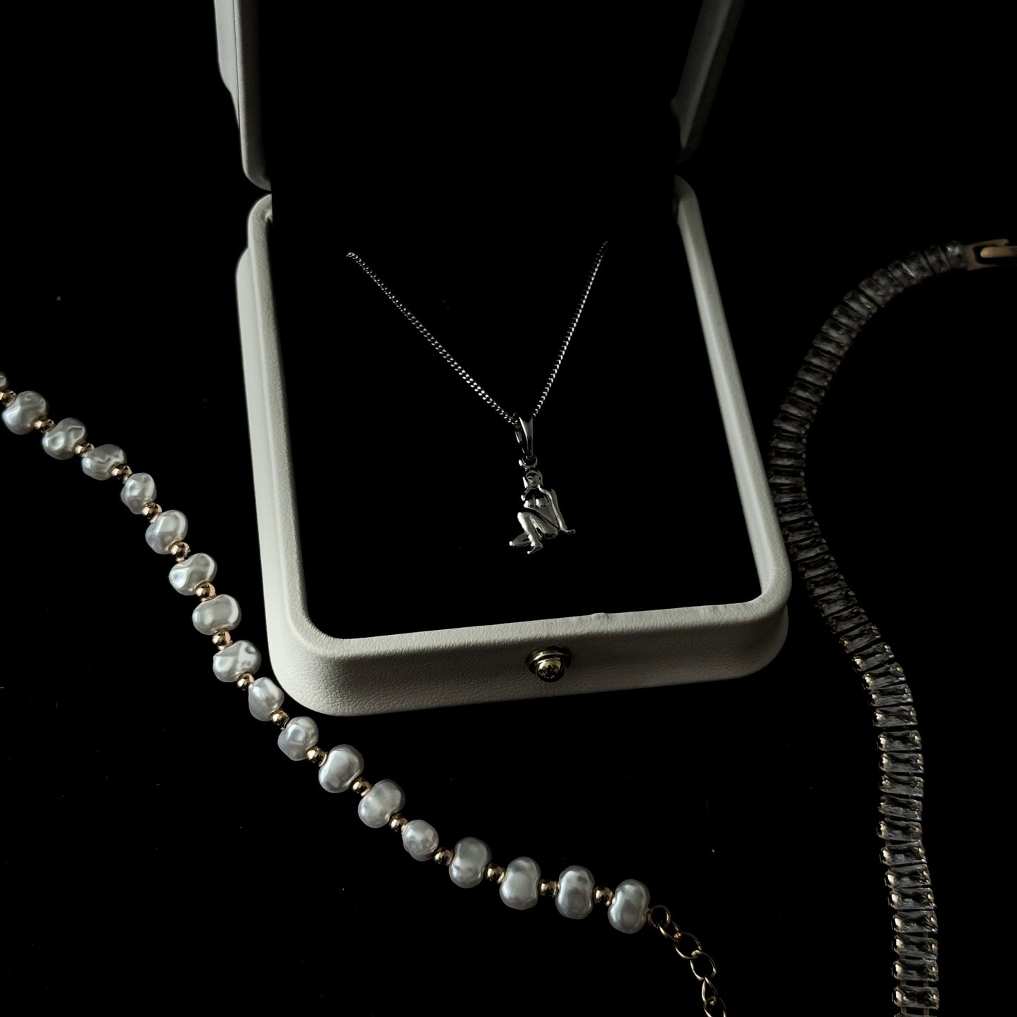 HOROSCOPE NECKLACE