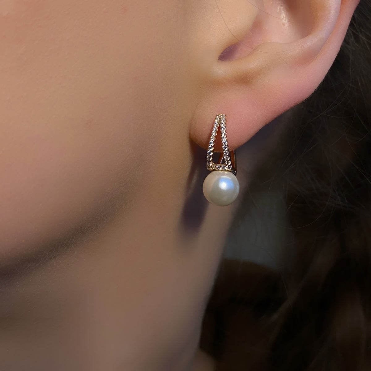 AMARA PEARL AUSKARI