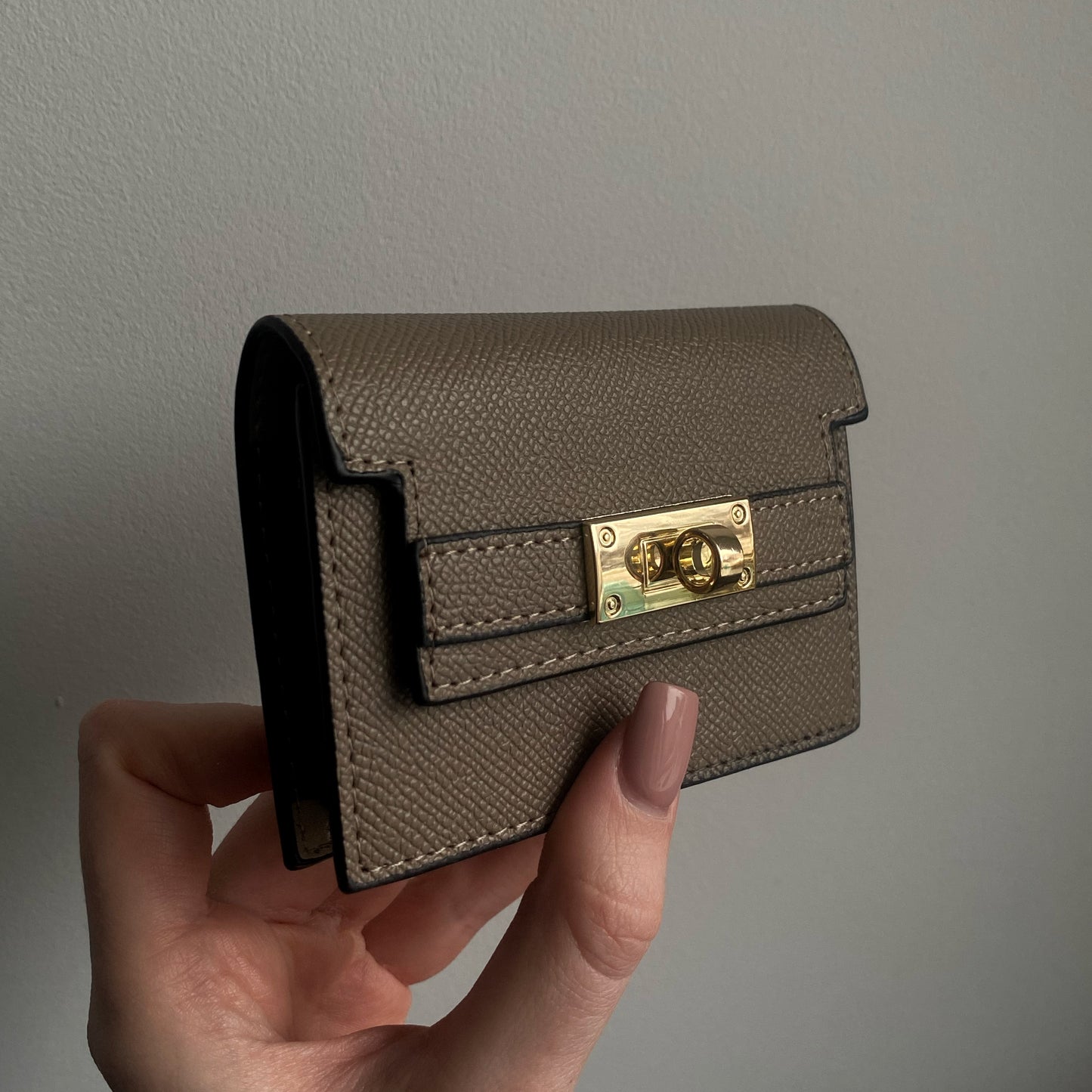 BEIGE CARD WALLET