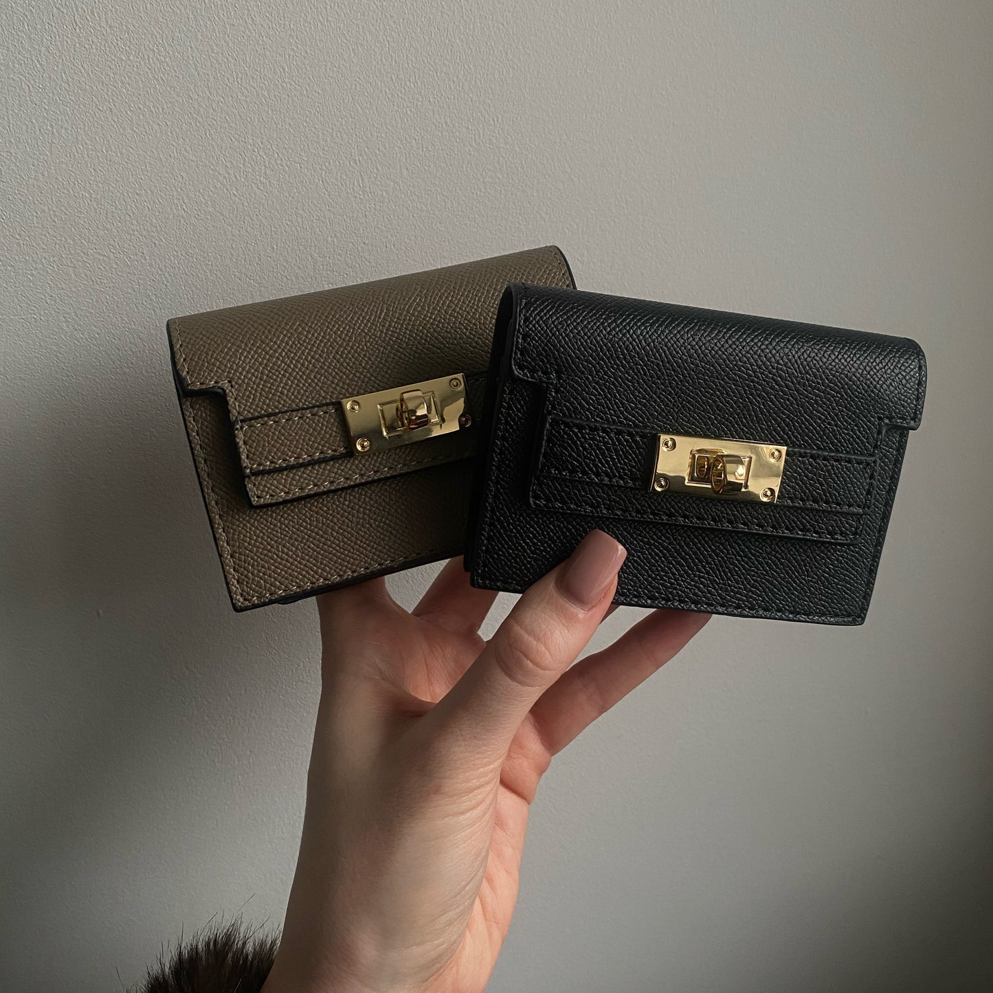 BEIGE CARD WALLET